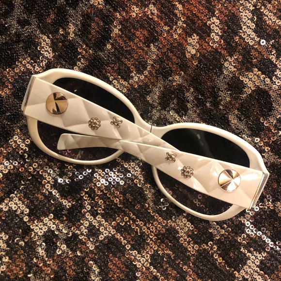 {???} Pearl White Diamond Design Sunglasses - Picture 2 of 2